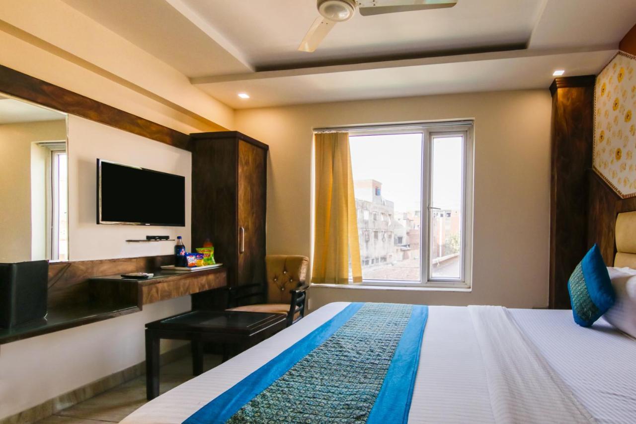 Baba Residency - 5 Minutes From Railway Station Hotel 3*