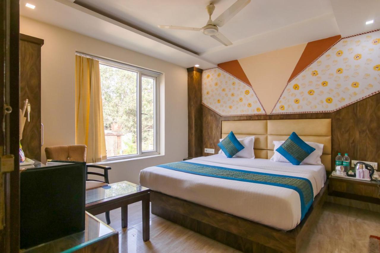 Baba Residency - 5 Minutes From Railway Station Hotel 3*