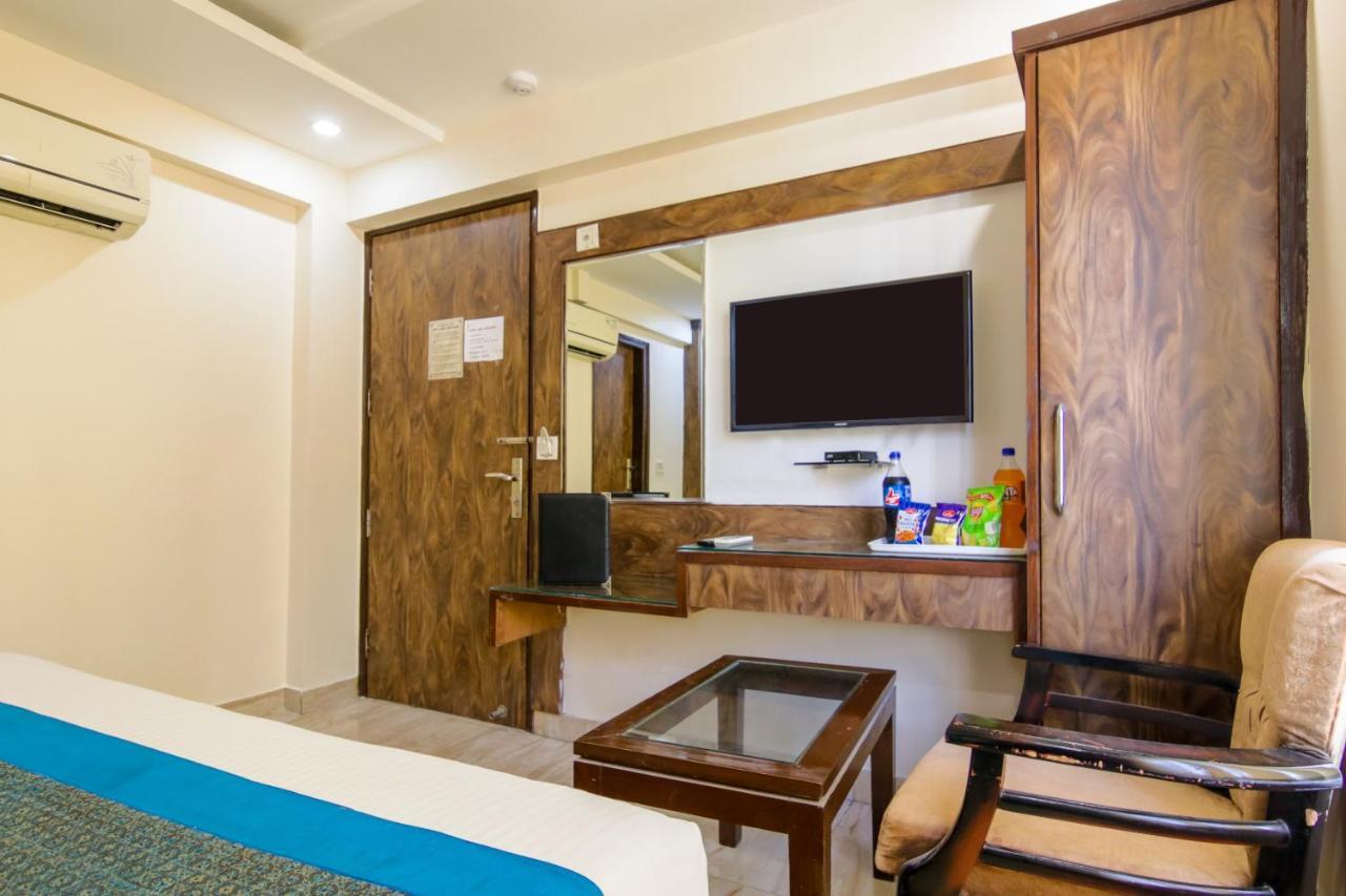 Baba Residency - 5 Minutes From Railway Station Hotel 3*