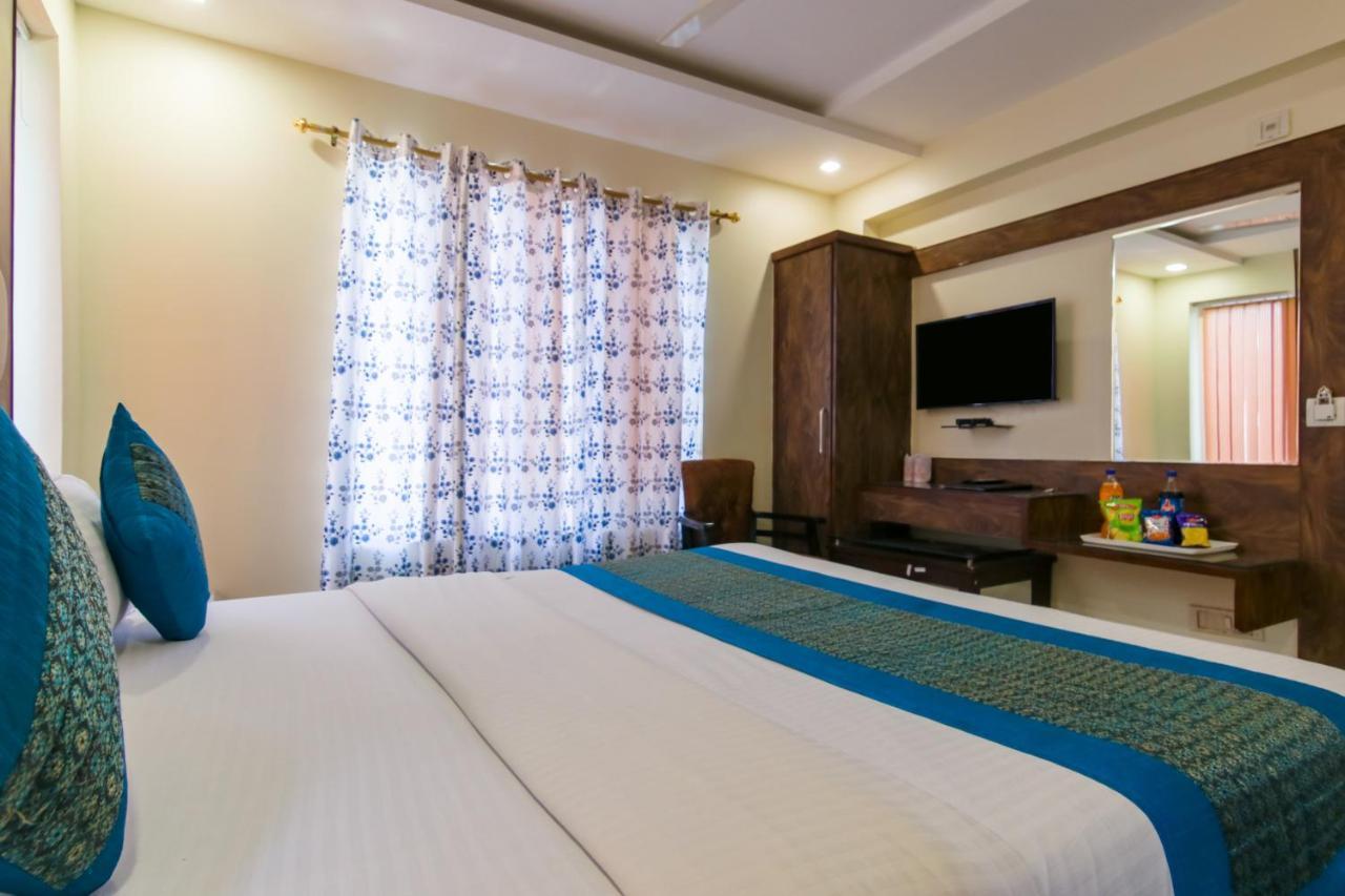 Baba Residency - 5 Minutes From Railway Station Hotel 3*