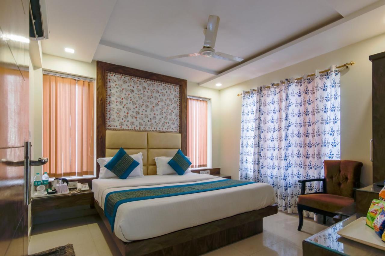 Hotel Baba Residency - 5 Minutes From Railway Station 3*