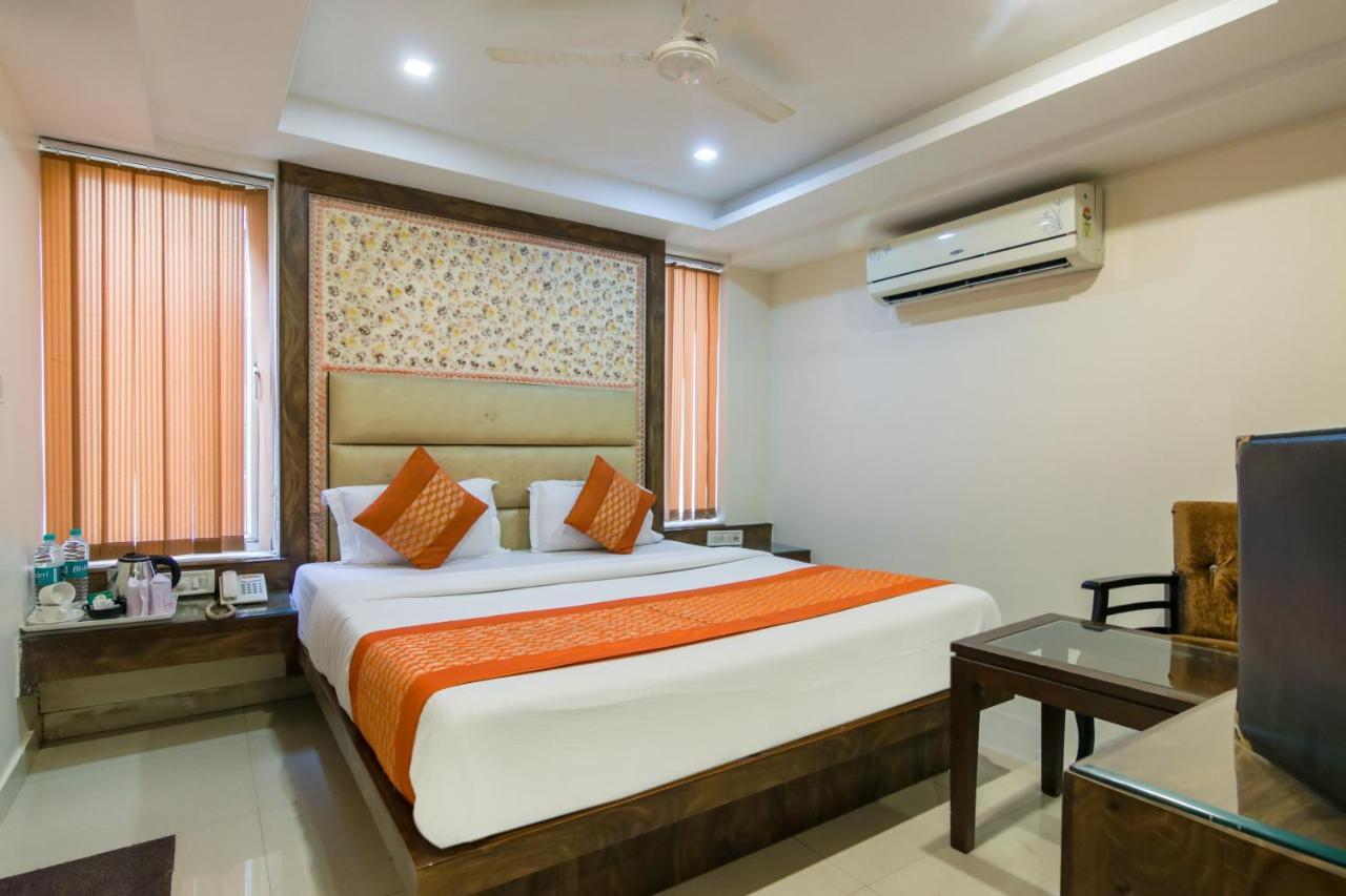 Hotel Baba Residency - 5 Minutes From Railway Station 3*