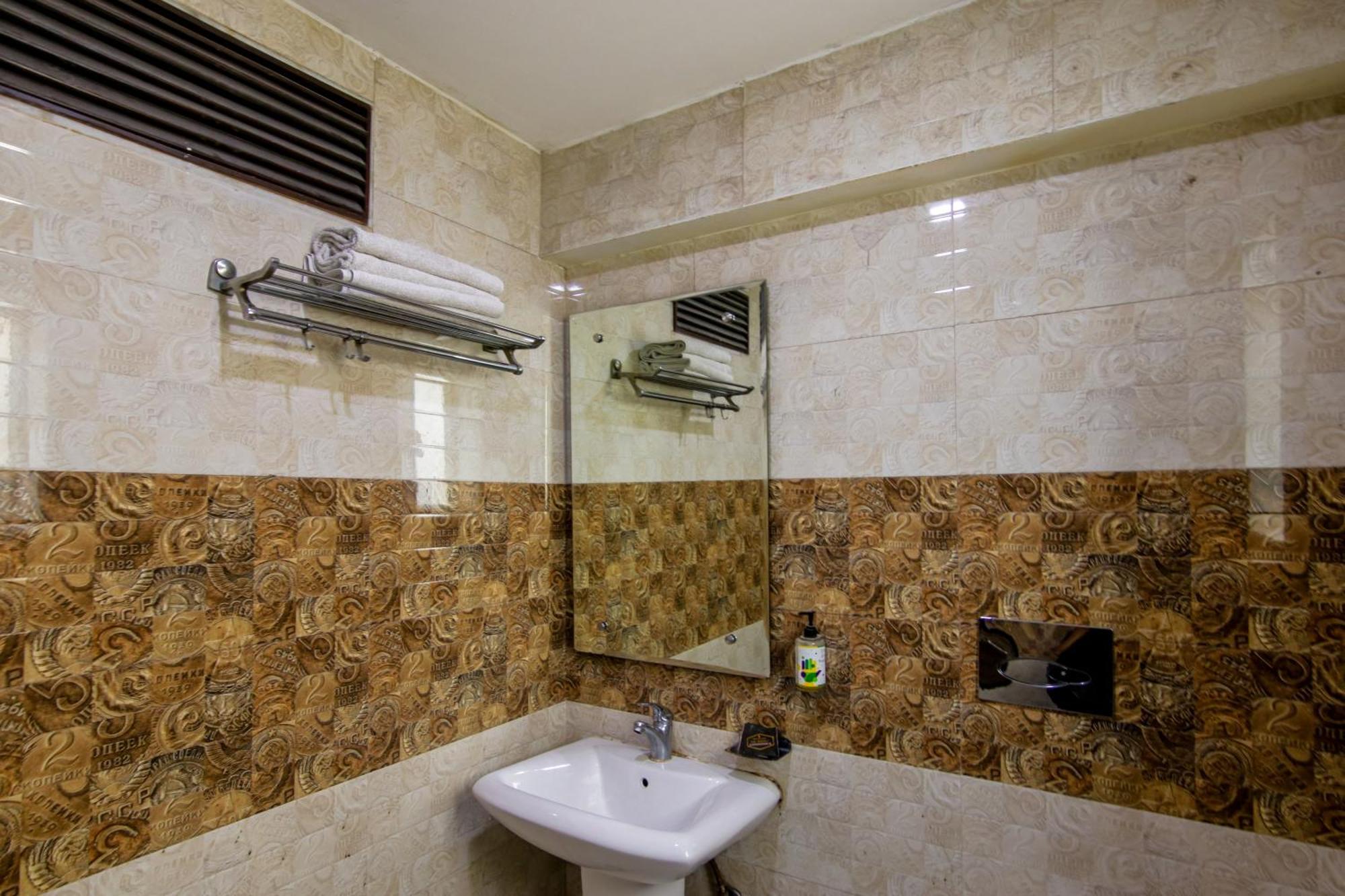 Baba Residency - 5 Minutes From Railway Station 3*